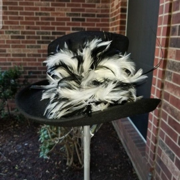 Vintage Glamorous Hat - Picture 3 of 9